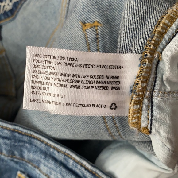 “Universal thread” capris - Picture 3 of 3